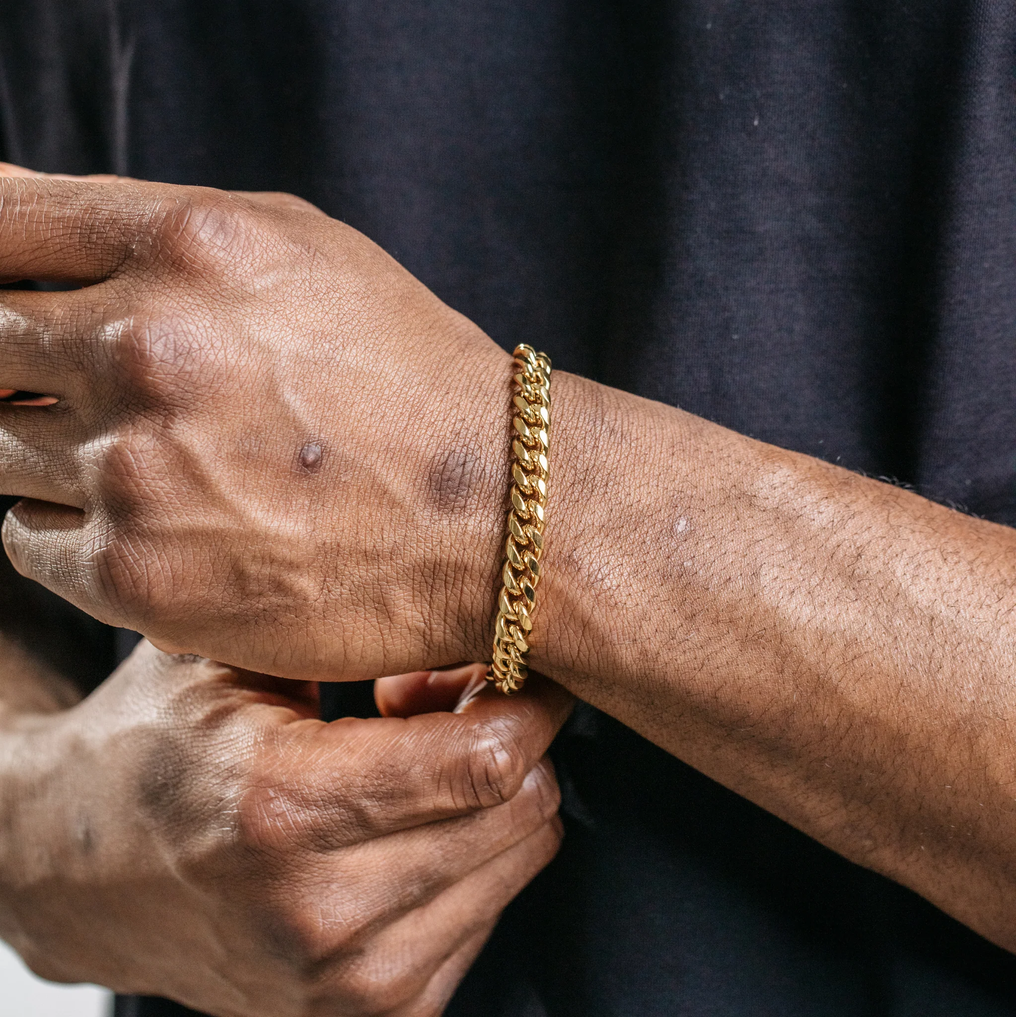 8mm Miami Cuban Bracelet - Gold - Image 5