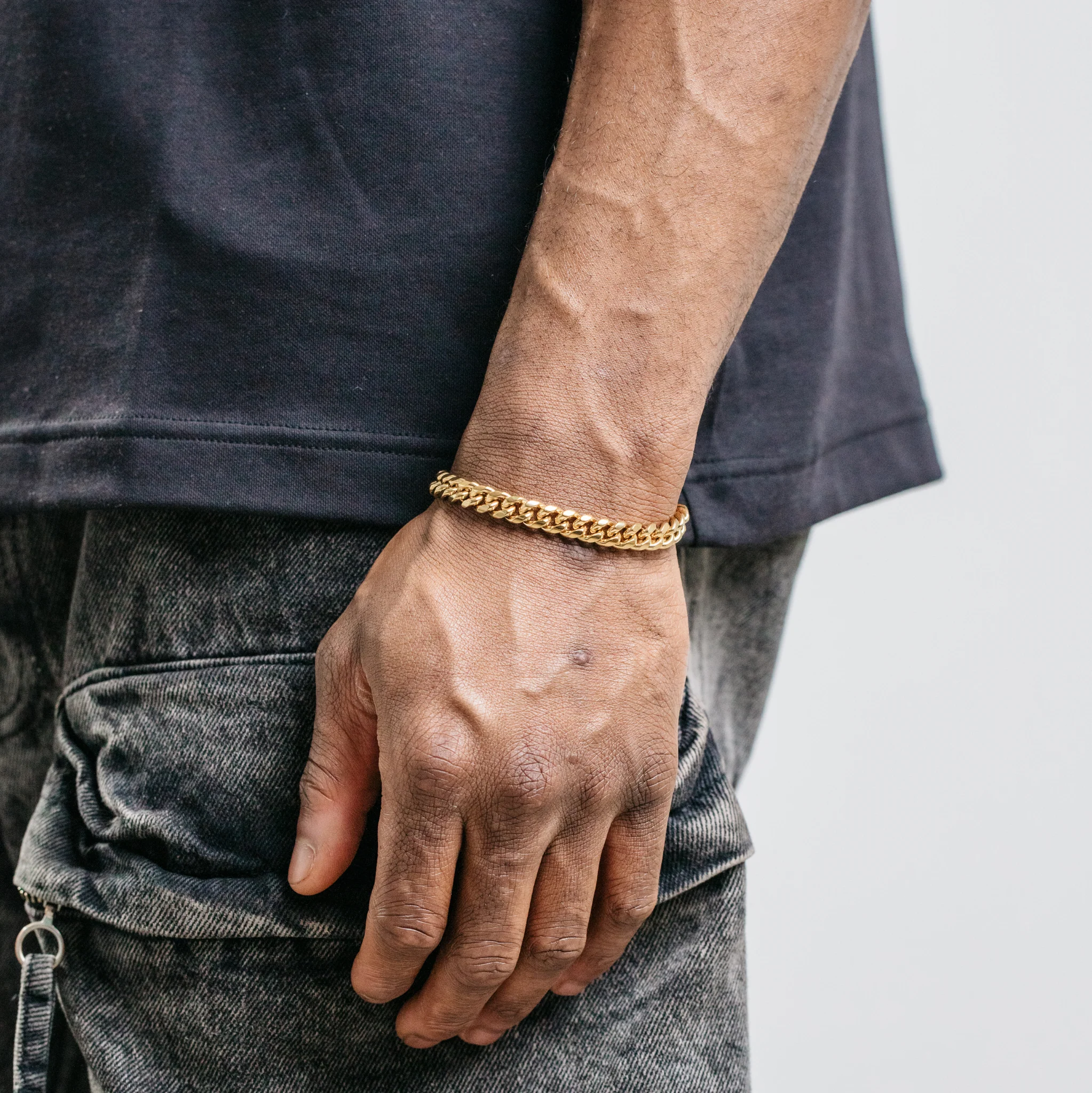 8mm Miami Cuban Bracelet - Gold - Image 6