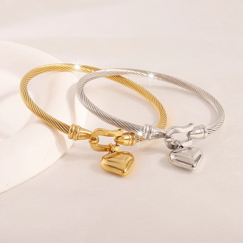 HEART Pendant BRACELET - Silver - Image 4