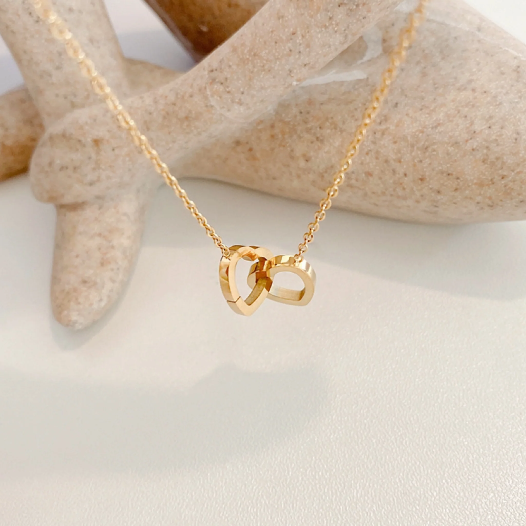 HEART NECKLACE - GOLD - Image 6